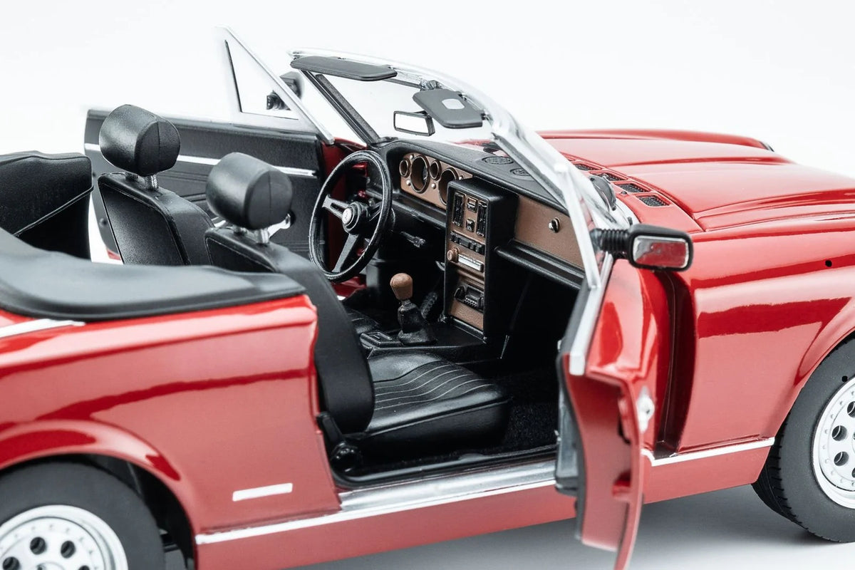 TOURING MODELCARS 1_18 Pininfarina Spidereuropa 1982 - rosso 18125000_10.webp